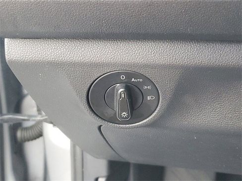 Used 2020 Volkswagen Jetta SE w/ SE Cold Weather Package image 26