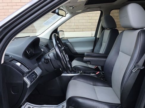 Used 2010 Land Rover LR2 HSE AWD/4WD image 17