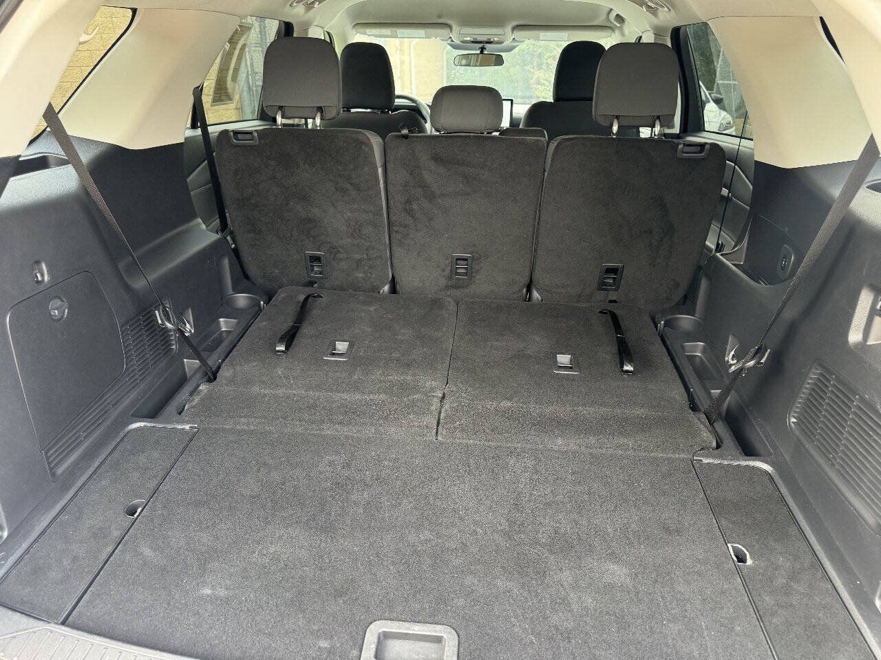Used 2025 Ford Explorer Active RWD image 24