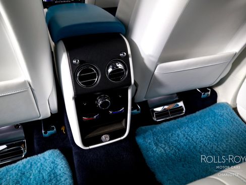 Used 2023 Rolls-Royce Cullinan image 20