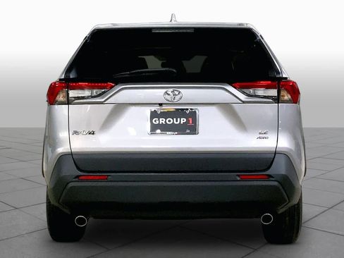 Used 2023 Toyota RAV4 LE AWD/4WD image 5