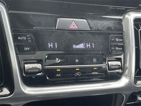 Used 2023 Kia Sorento SX image 28