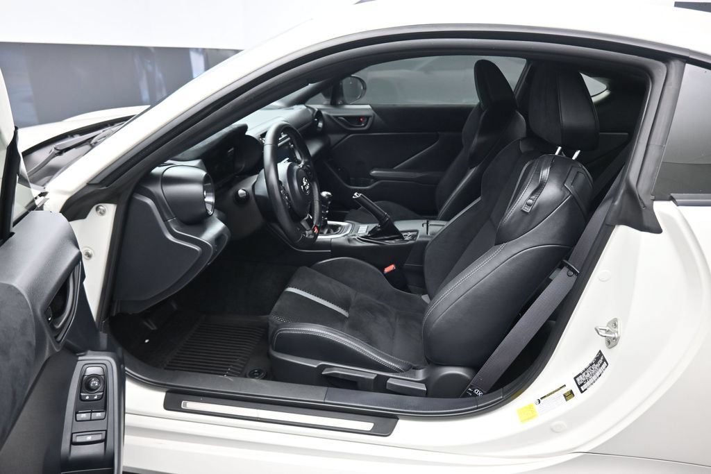 Used 2025 Toyota GR86 Premium w/ Performance Package RWD image 11