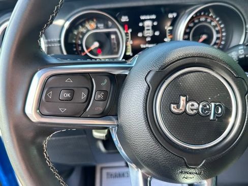Used 2022 Jeep Wrangler Unlimited Sahara w/ LED Lighting Group AWD/4WD image 22