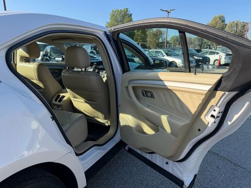 Used 2016 Ford Taurus SEL image 19