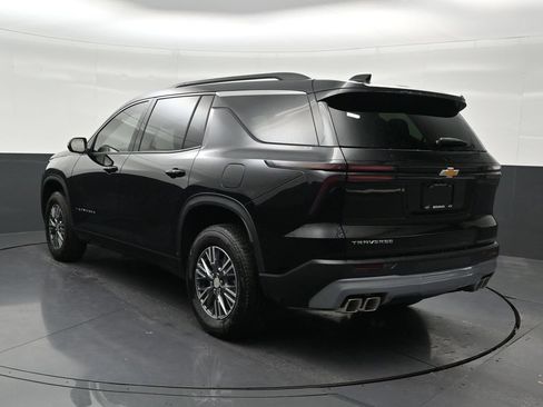 Used 2026 Chevrolet Traverse LT FWD image 3
