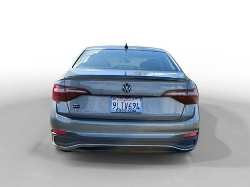 Used 2024 Volkswagen Jetta SE image 4