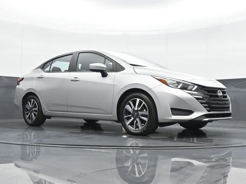 Used 2023 Nissan Versa SV FWD image 23