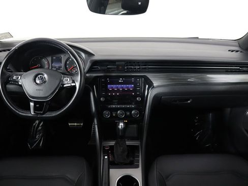 Used 2022 Volkswagen Passat 2.0T R-Line image 14