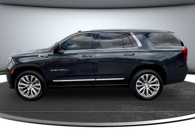 Used 2021 GMC Yukon Denali w/ Denali Premium Package AWD/4WD image 8