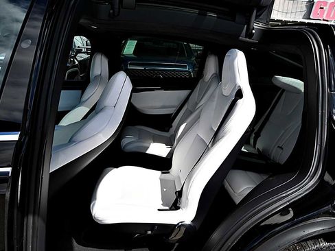 Used 2018 Tesla Model X 100D image 14