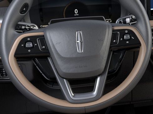 New 2023 Lincoln Corsair Reserve w/ Equipment Group 202A image 12