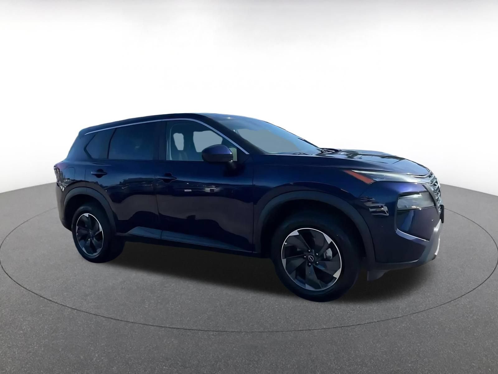 Used 2025 Nissan Rogue SV AWD/4WD image 2
