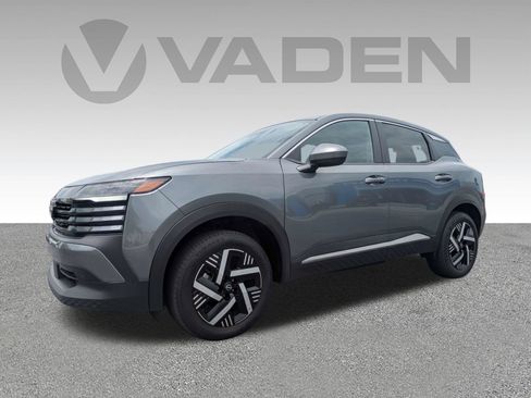 Used 2025 Nissan Kicks SV w/ Charging Package FWD image 2