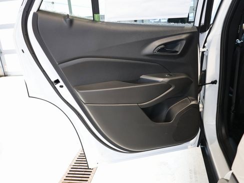 New 2026 Chevrolet Trax RS w/ Sunroof Package image 24