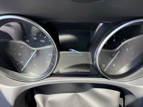 Used 2017 Jaguar XE Premium RWD image 7