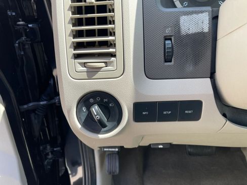Used 2012 Ford Escape XLT FWD image 20