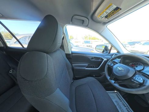 Used 2019 Toyota RAV4 LE image 28