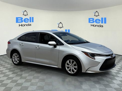Used 2026 Toyota Corolla LE w/ Carpet Mat Package (TMS) FWD image 6