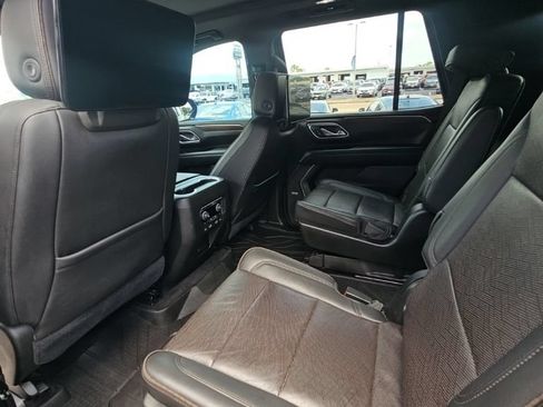 Used 2021 Chevrolet Tahoe High Country w/ Premium Package AWD/4WD image 21