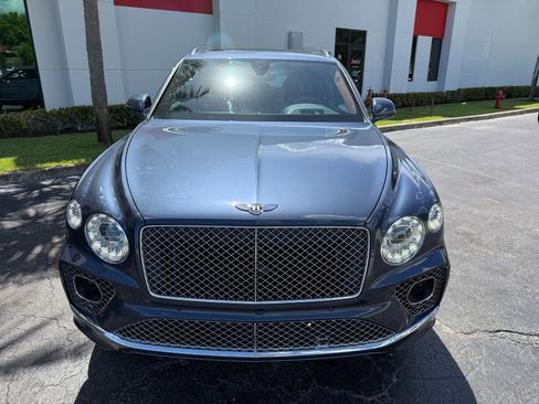 Used 2021 Bentley Bentayga image 11