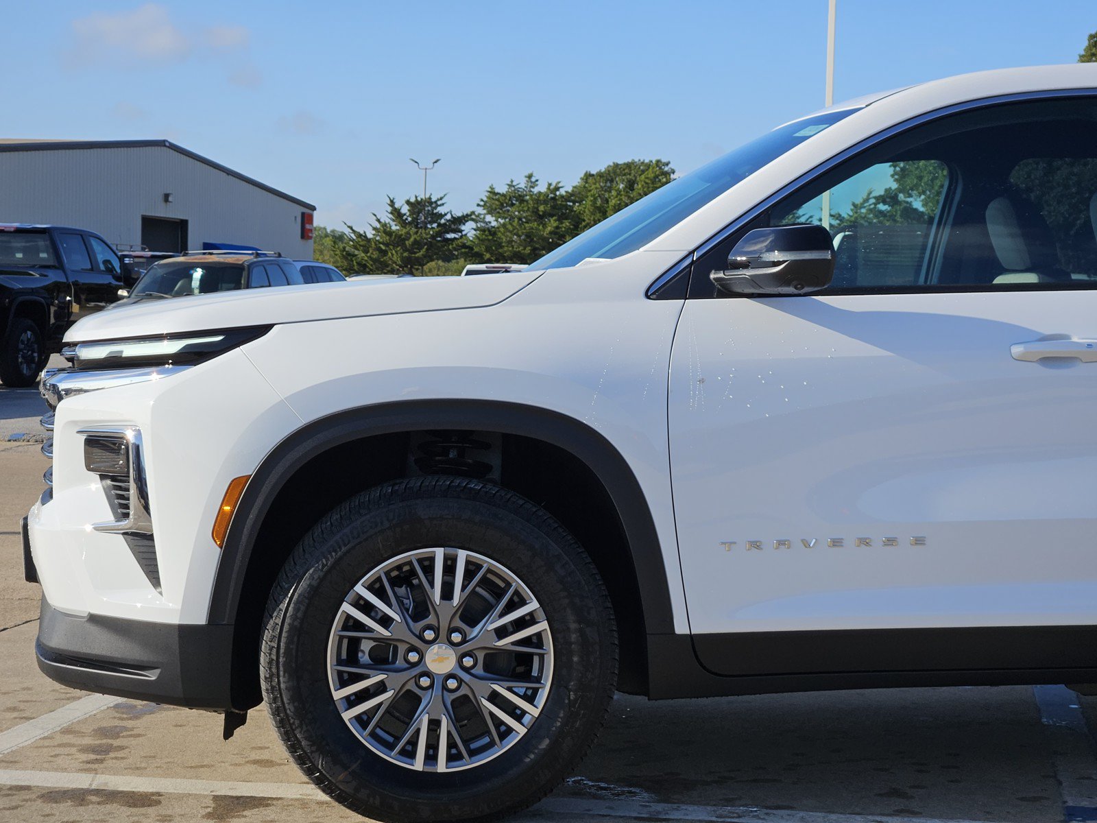 New 2027 Chevrolet Traverse LT w/ Driver Confidence Package FWD image 6