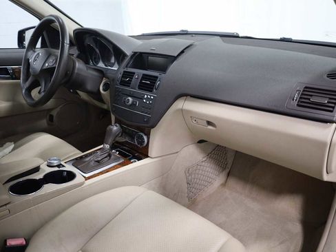 Used 2011 Mercedes-Benz C 300 4MATIC Sedan image 6