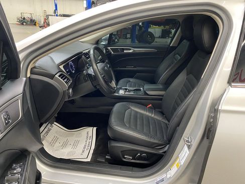 Used 2017 Ford Fusion SE image 20