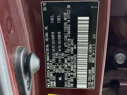 Used 2019 Toyota Highlander XLE FWD image 12