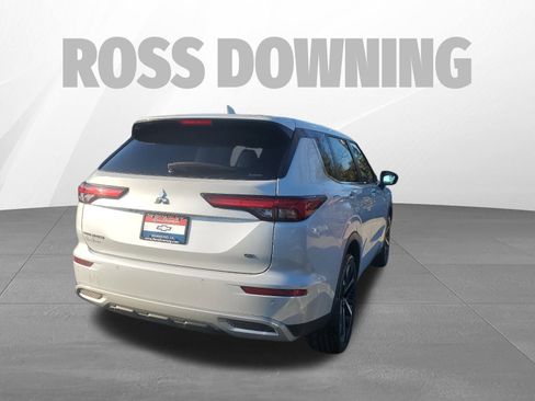 Used 2023 Mitsubishi Outlander SE image 4
