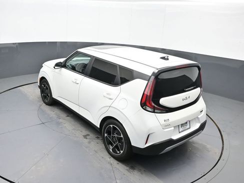 Used 2023 Kia Soul EX image 40