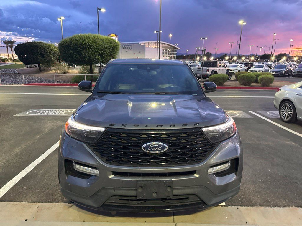Used 2022 Ford Explorer ST-Line w/ Class IV Trailer Tow Package AWD/4WD image 2