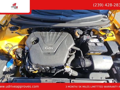 Used 2016 Hyundai Veloster w/ Option Group 03 FWD image 7
