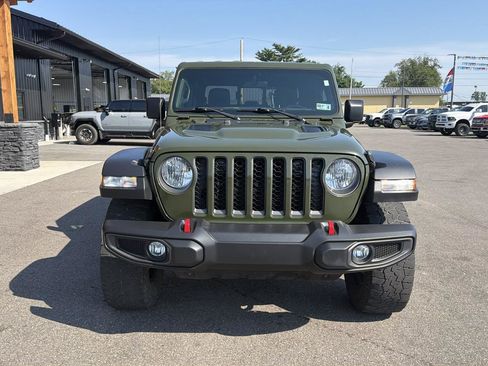 Used 2022 Jeep Gladiator Rubicon w/ Trailer Tow Package AWD/4WD image 2