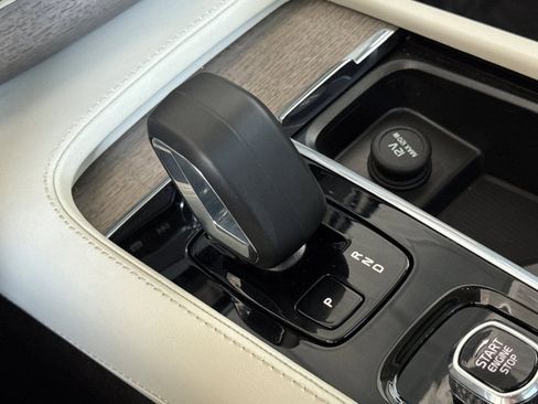 Certified 2024 Volvo XC90 T8 Plus w/ Protection Package Premier image 26