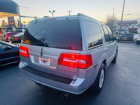 Used 2014 Lincoln Navigator 4WD image 9