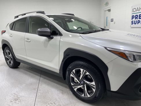 Used 2024 Subaru Crosstrek 2.0i Premium AWD/4WD image 2