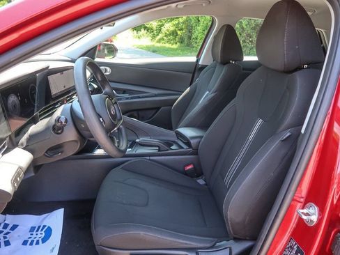 Used 2024 Hyundai Elantra SEL FWD image 20