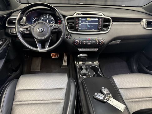 Used 2017 Kia Sorento SX image 30