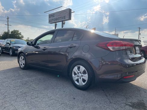 Used 2018 Kia Forte LX image 7