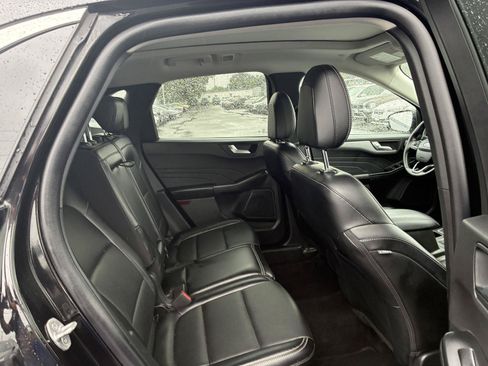 Used 2025 Ford Escape Platinum AWD/4WD image 13