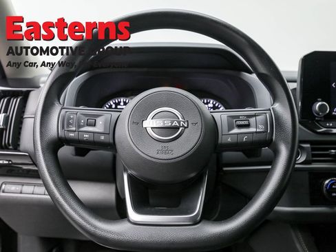 Used 2024 Nissan Pathfinder S image 10