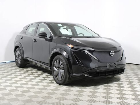 Used 2023 Nissan Ariya FWD image 32
