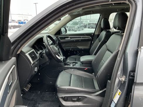 Used 2021 Volkswagen Atlas SE image 13