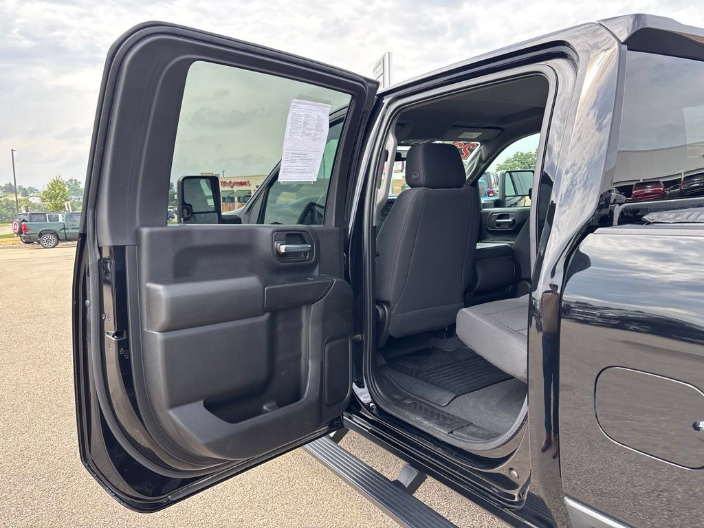 Used 2022 Chevrolet Silverado 2500 Custom w/ Custom Value Package AWD/4WD image 14