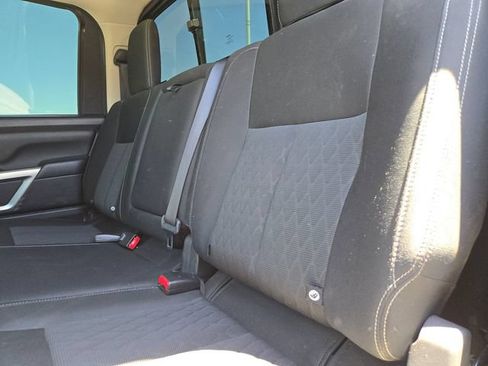 Used 2018 Nissan Titan SV AWD/4WD image 9