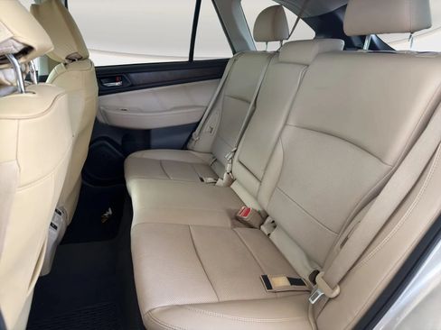 Used 2018 Subaru Outback 2.5i Limited AWD/4WD image 13