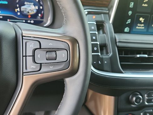 Used 2024 Chevrolet Suburban High Country AWD/4WD image 16