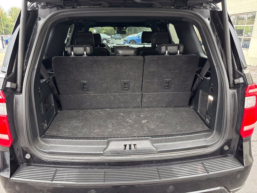 Used 2020 Ford Expedition XLT w/ Equipment Group 202A AWD/4WD image 5