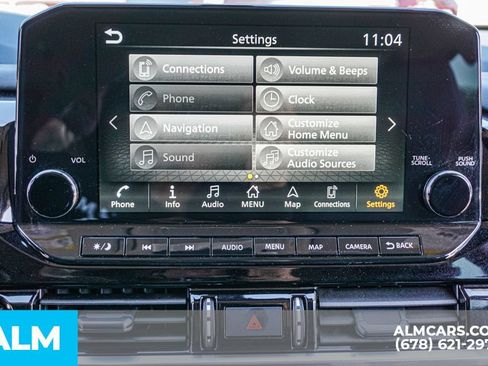 Used 2025 Nissan Pathfinder SL w/ Black Appearance Package FWD image 35